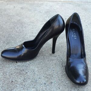 Gucci Black Leather Stiletto Pumps 8.5 (Fits 7.5) Classic High Heel